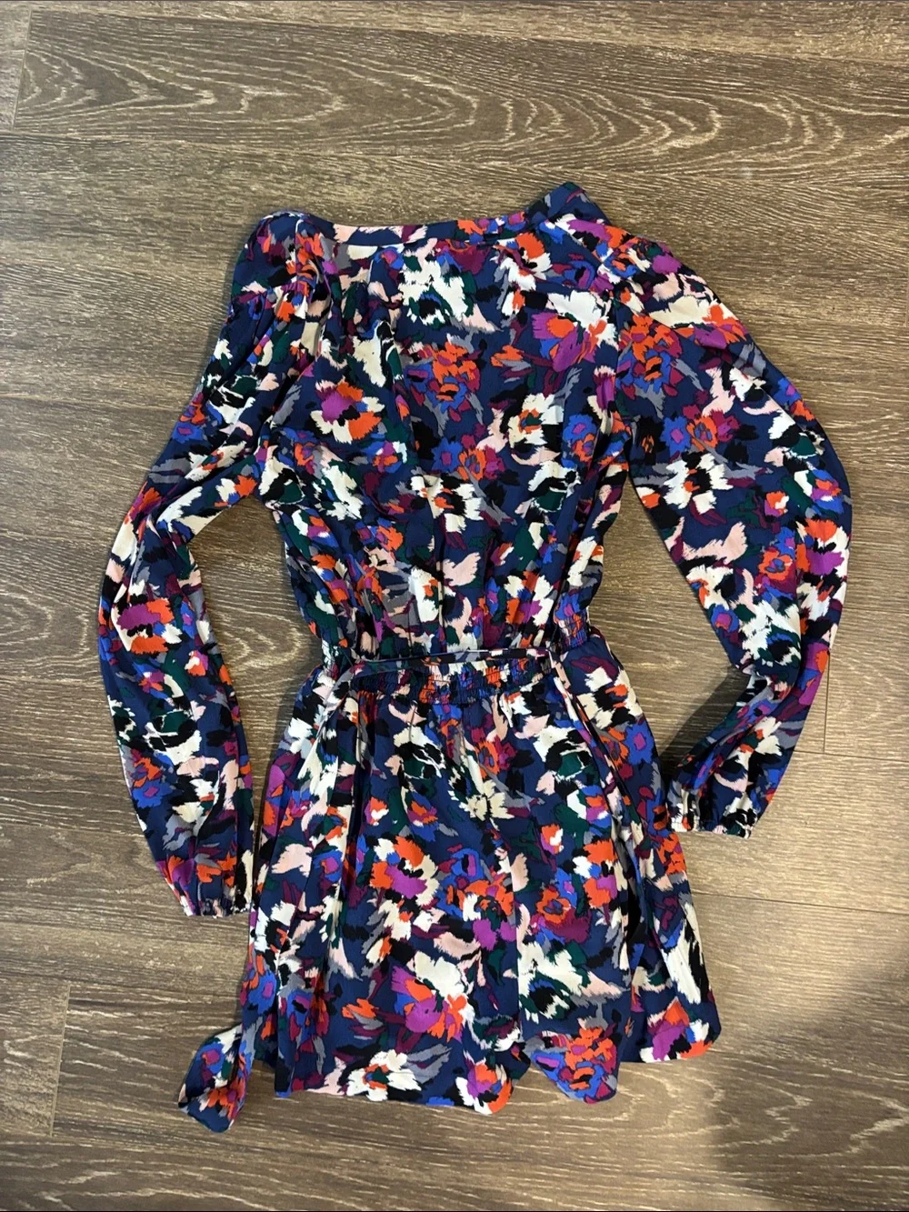 Evereve Multicolor Abstract Floral V-Neck Hadley Romper Tie Waist M long sleeve